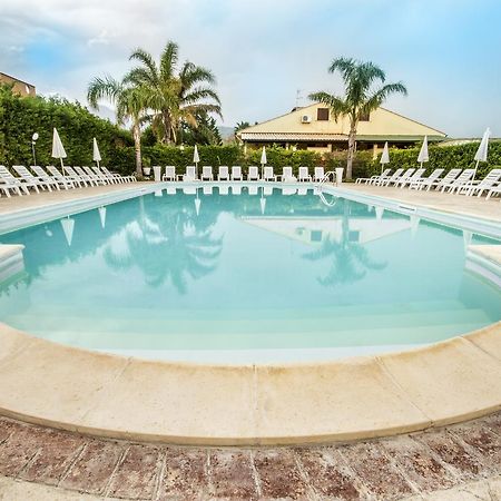 Paradise Beach Camera Mansardata Vicino Cefalu Piscina Aperta カンポフェリーチェ・ディ・ロッチェッラ エクステリア 写真
