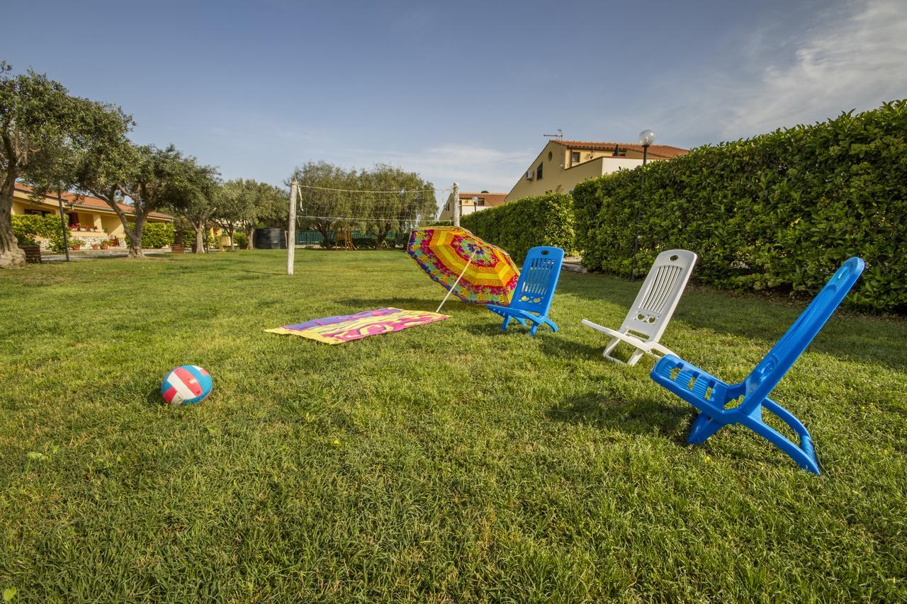 Paradise Beach Camera Mansardata Vicino Cefalu Piscina Aperta カンポフェリーチェ・ディ・ロッチェッラ エクステリア 写真